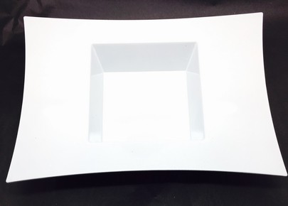 Coupe jardinière blanche brillante incurvée