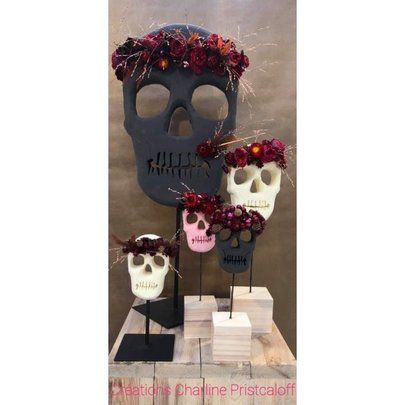 Tête de mort noire 14 CM