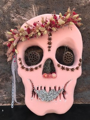 Tête de mort rose 50 CM