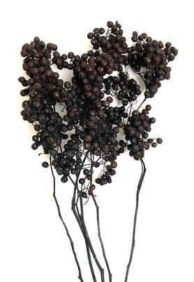  Grappes de baies de poivre noir.