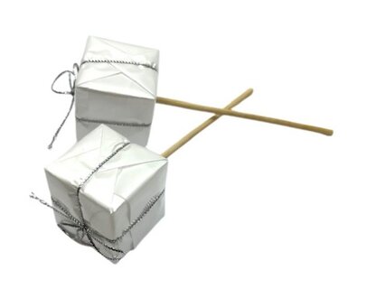 Paquet Cadeau Blanc sur pique x 2