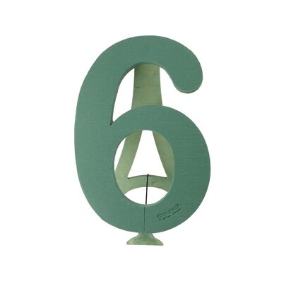 Chiffre 6 en mousse florale sur pied.